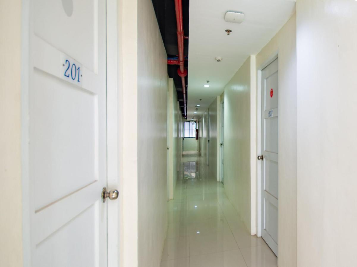 Oyo 707-908 Salinas Suites Cebú Exterior foto